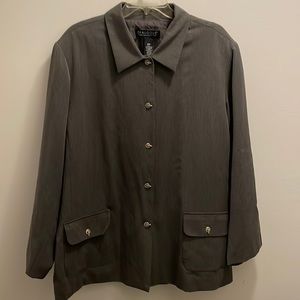 Clip closure jacket